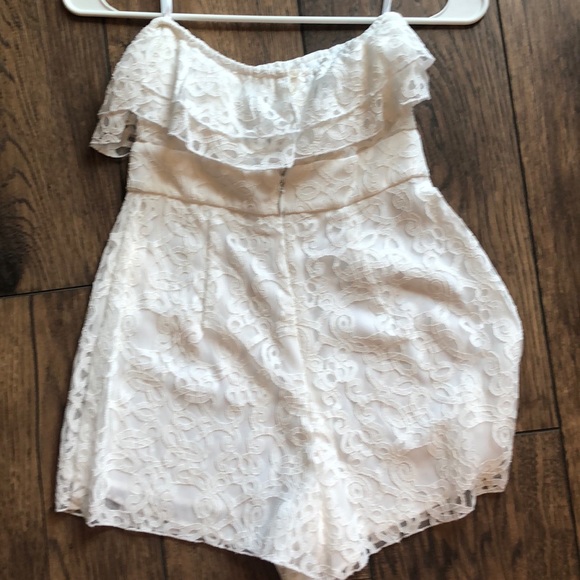 NWT Bebe white Lace Romper - Picture 2 of 4